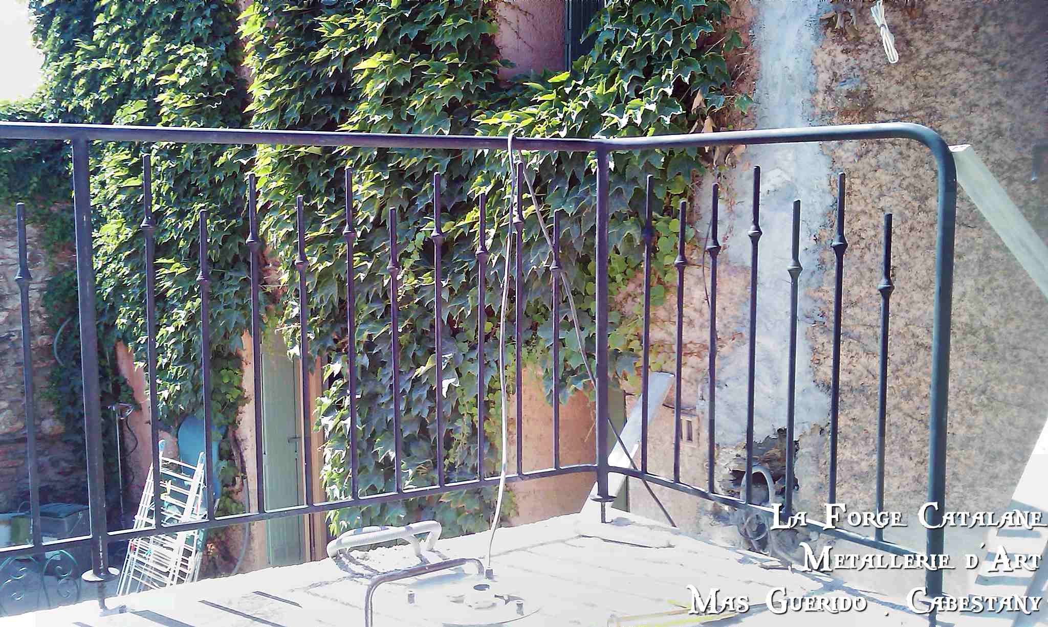 garde corps barreaux rond avec bagues main courante forge catalane 3.jpg